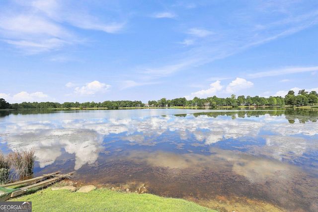 402 Vanderbilt Parkway, Newnan, GA 30265