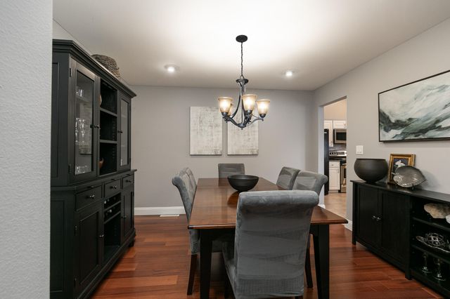 2555 W Sexton Drive, Springfield, MO 65810