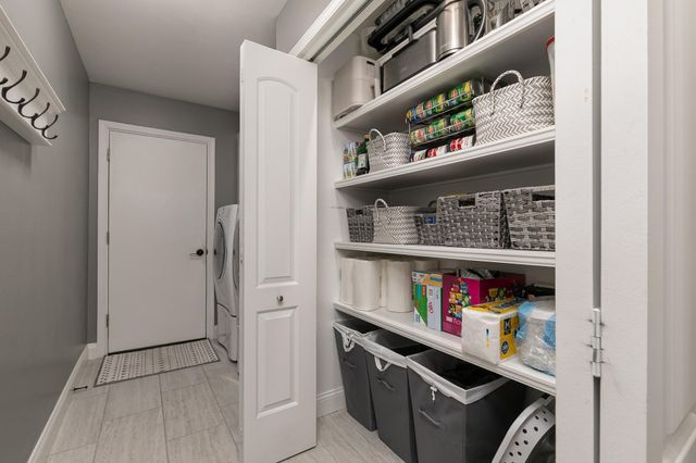 2555 W Sexton Drive, Springfield, MO 65810