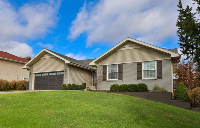 2555 W Sexton Drive, Springfield, MO 65810