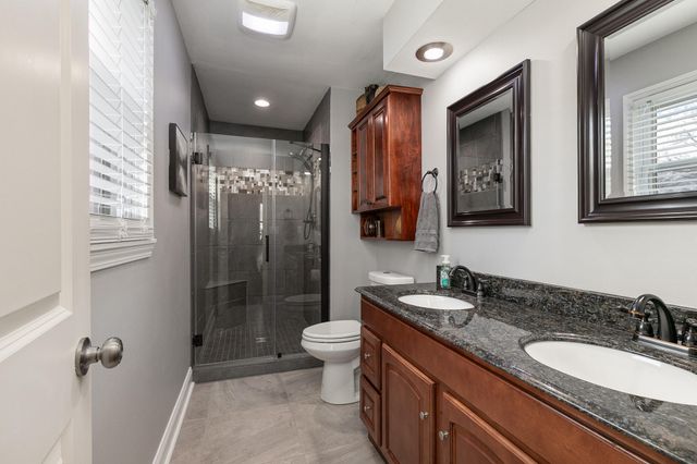 2555 W Sexton Drive, Springfield, MO 65810