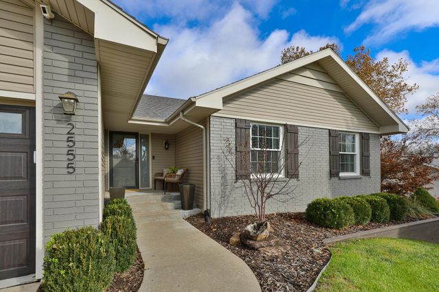 2555 W Sexton Drive, Springfield, MO 65810