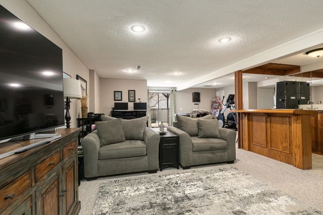 2555 W Sexton Drive, Springfield, MO 65810