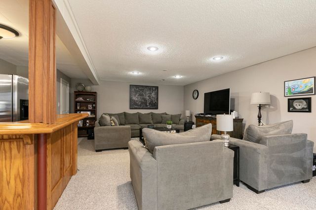 2555 W Sexton Drive, Springfield, MO 65810