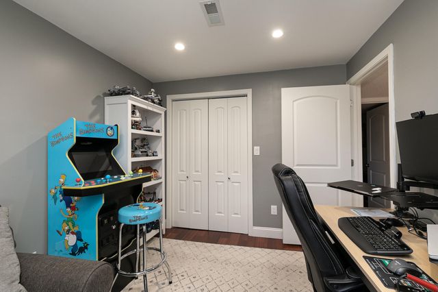 2555 W Sexton Drive, Springfield, MO 65810