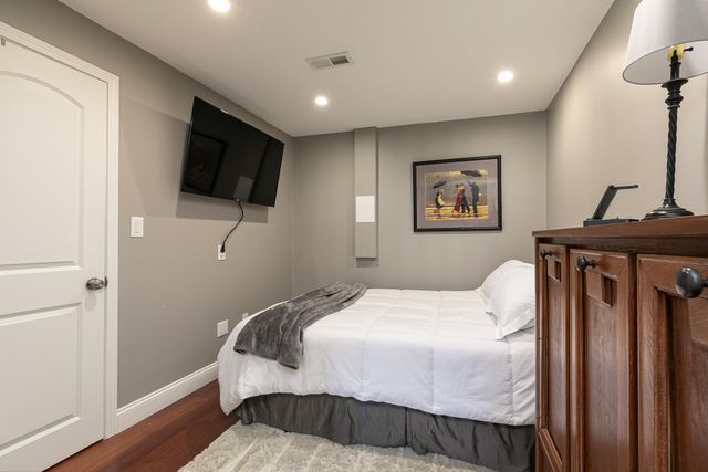 2555 W Sexton Drive, Springfield, MO 65810