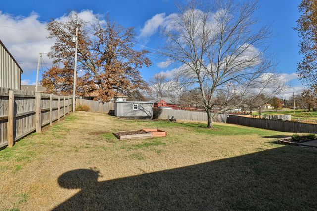 2555 W Sexton Drive, Springfield, MO 65810