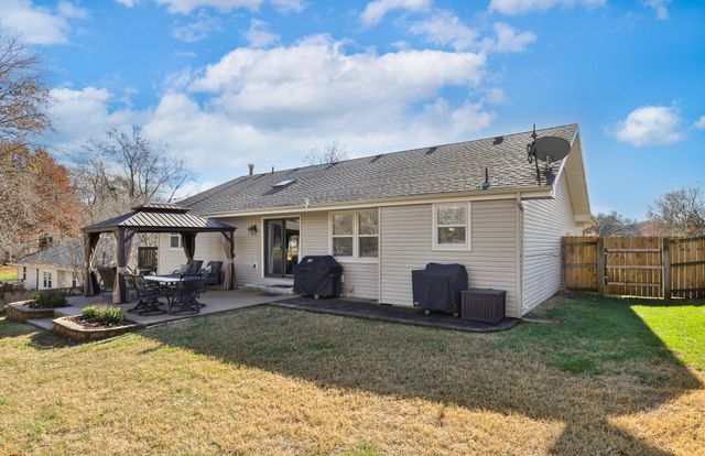 2555 W Sexton Drive, Springfield, MO 65810