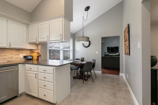 2555 W Sexton Drive, Springfield, MO 65810