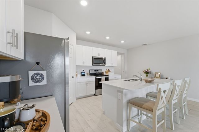 20337 Camino Torcido LOOP, North Fort Myers, FL 33917