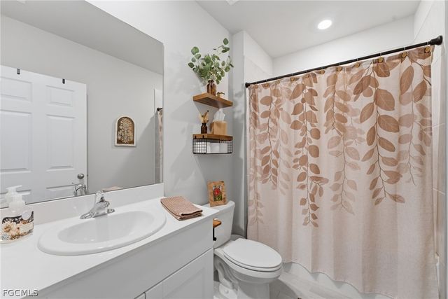 20337 Camino Torcido LOOP, North Fort Myers, FL 33917