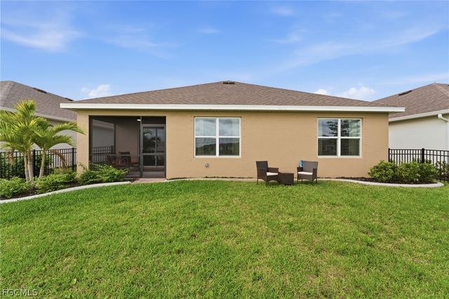 20337 Camino Torcido LOOP, North Fort Myers, FL 33917
