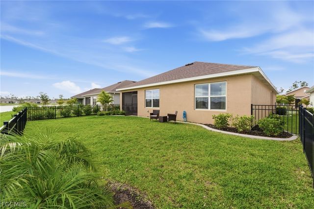 20337 Camino Torcido LOOP, North Fort Myers, FL 33917