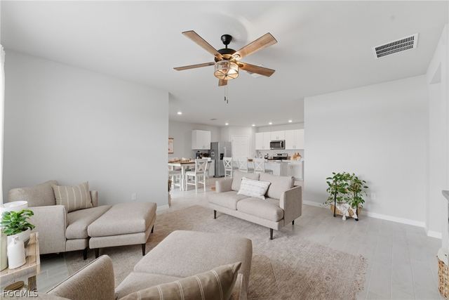 20337 Camino Torcido LOOP, North Fort Myers, FL 33917