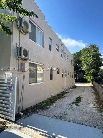 1631 NW 3 St 5, Miami, FL 33125