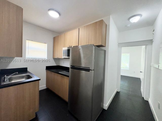 1631 NW 3 St 5, Miami, FL 33125