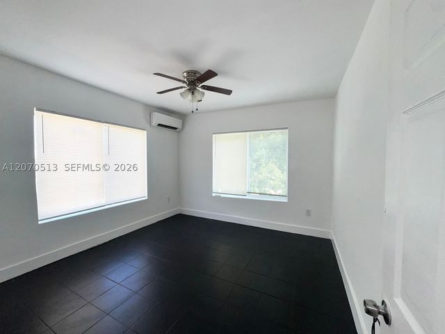 1631 NW 3 St 5, Miami, FL 33125