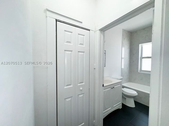 1631 NW 3 St 5, Miami, FL 33125