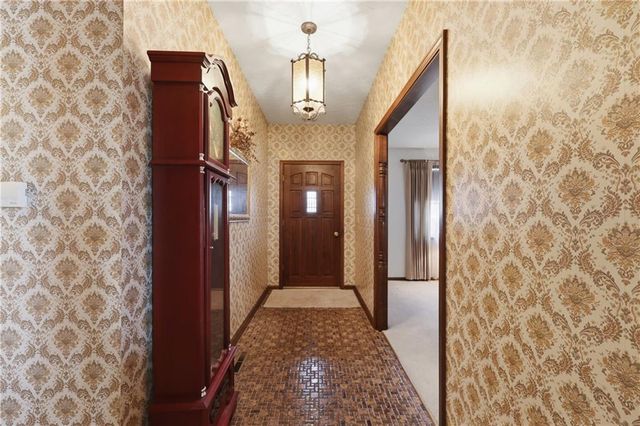 908 NW 10th Street, Blue Springs, MO 64015