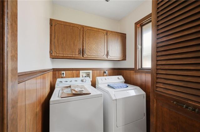 908 NW 10th Street, Blue Springs, MO 64015