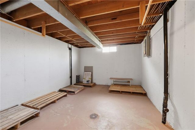 908 NW 10th Street, Blue Springs, MO 64015