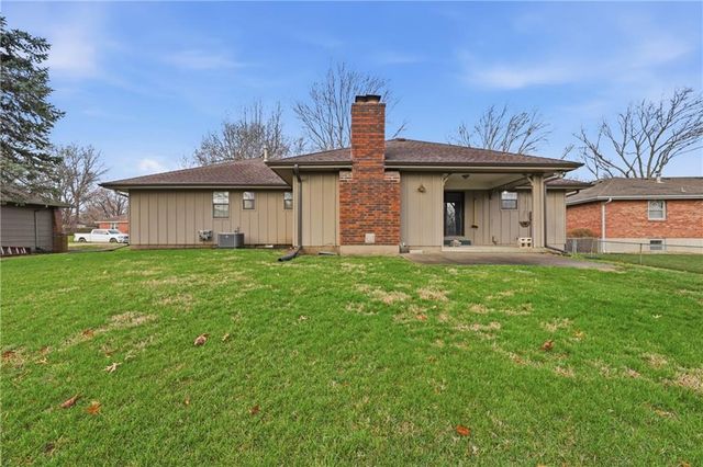 908 NW 10th Street, Blue Springs, MO 64015