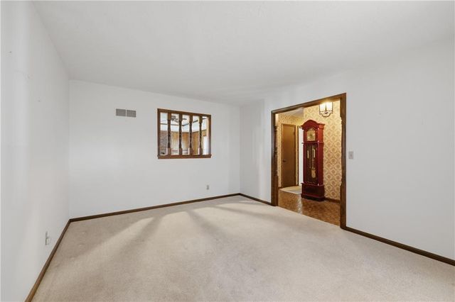 908 NW 10th Street, Blue Springs, MO 64015