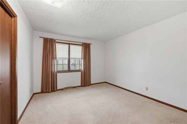 908 NW 10th Street, Blue Springs, MO 64015