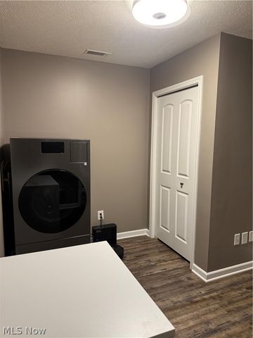 30056 Euclid Avenue 7, Wickliffe, OH 44092