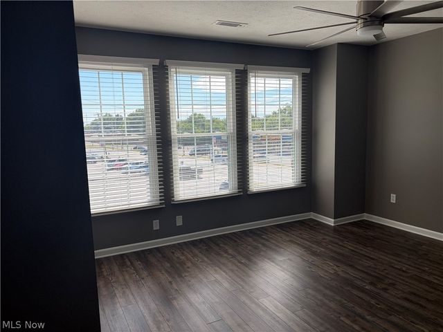 30056 Euclid Avenue 7, Wickliffe, OH 44092