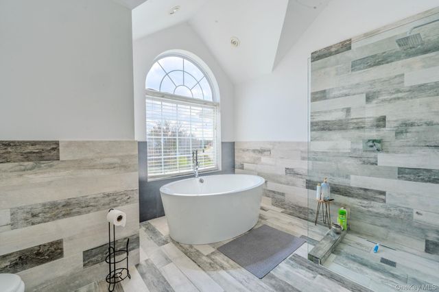 1 Holly Court, Miller Place, NY 11764