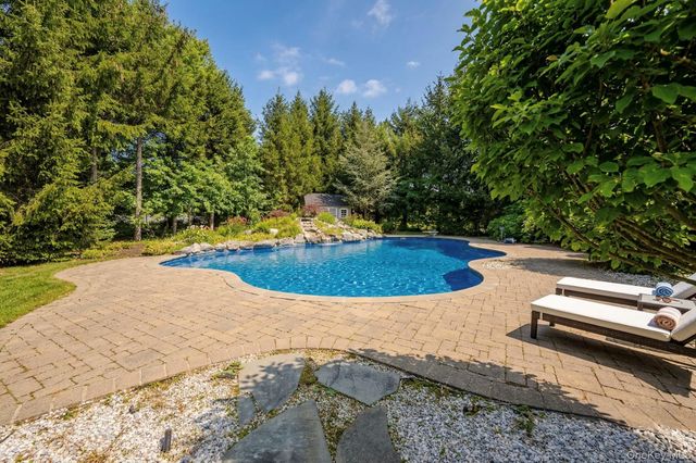 1 Holly Court, Miller Place, NY 11764
