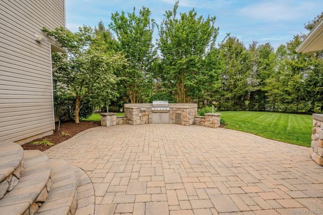 1 Holly Court, Miller Place, NY 11764
