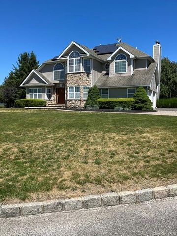 1 Holly Court, Miller Place, NY 11764