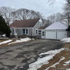 118 Patchogue-Yaphank Road, East Patchogue, NY 11772