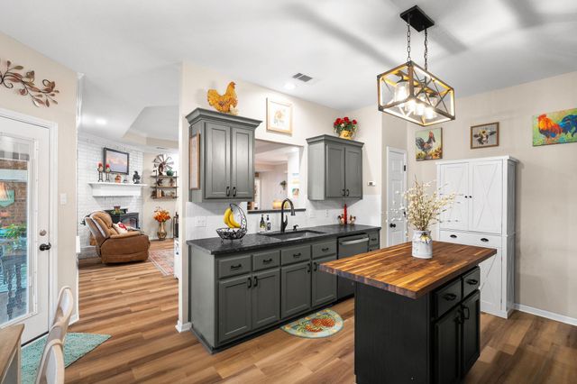 1006 Lonestar DR, Kempner, TX 76539
