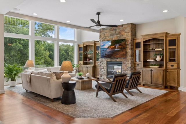 15710 52nd Avenue N, Plymouth, MN 55446