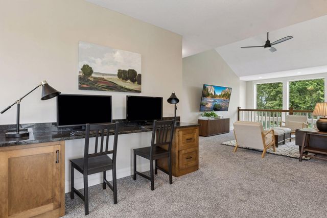 15710 52nd Avenue N, Plymouth, MN 55446