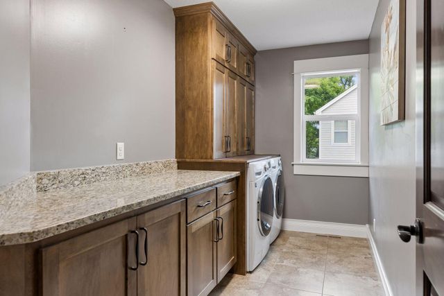 15710 52nd Avenue N, Plymouth, MN 55446