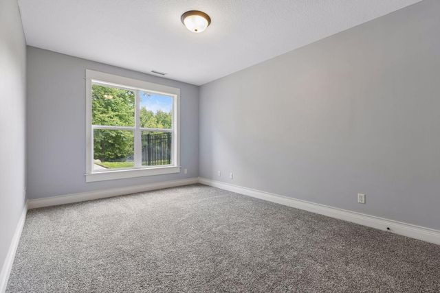 15710 52nd Avenue N, Plymouth, MN 55446