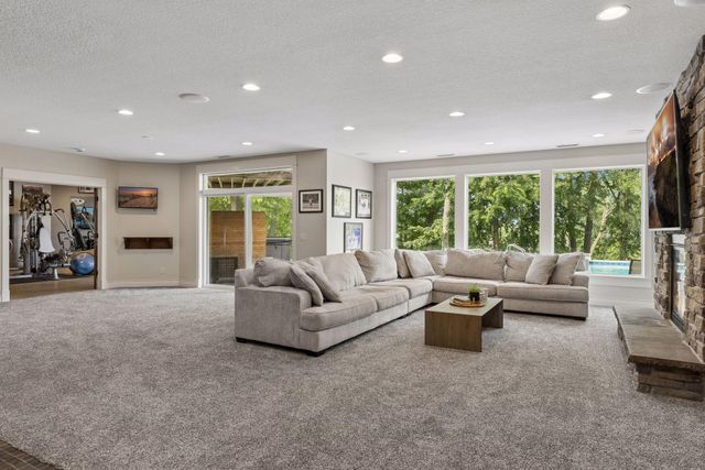 15710 52nd Avenue N, Plymouth, MN 55446