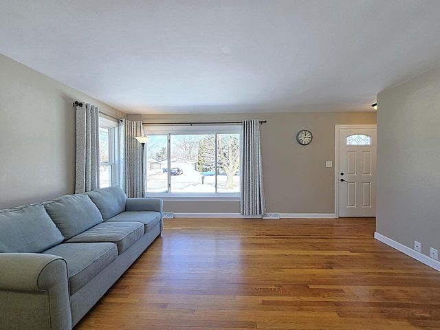 N65W24157 Poplar AVENUE, Sussex, WI 53089