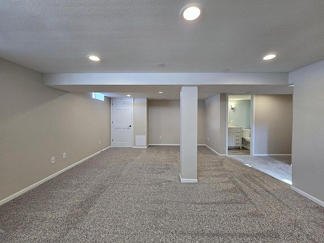 N65W24157 Poplar AVENUE, Sussex, WI 53089