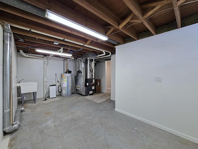 N65W24157 Poplar AVENUE, Sussex, WI 53089