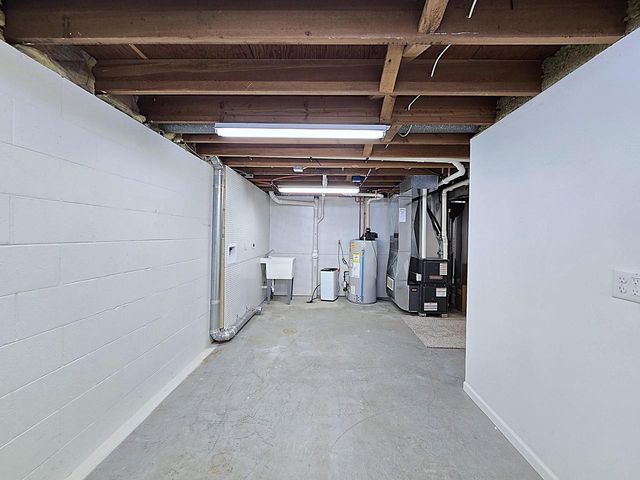 N65W24157 Poplar AVENUE, Sussex, WI 53089