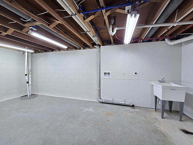 N65W24157 Poplar AVENUE, Sussex, WI 53089