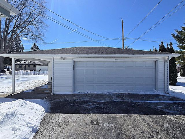 N65W24157 Poplar AVENUE, Sussex, WI 53089