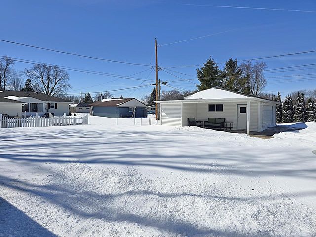 N65W24157 Poplar AVENUE, Sussex, WI 53089