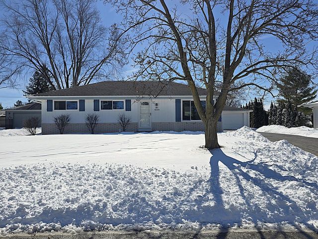 N65W24157 Poplar AVENUE, Sussex, WI 53089