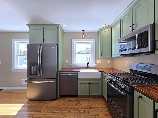 N65W24157 Poplar AVENUE, Sussex, WI 53089